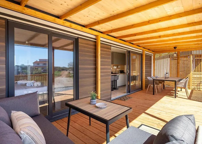 Feriehus Beautiful In With Kitchen Banjole